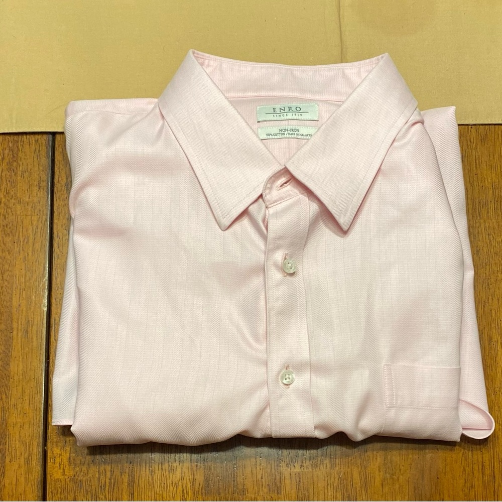 Enro 100% cotton, no iron, short sleeve shirt size 18 1/2. 34-35.